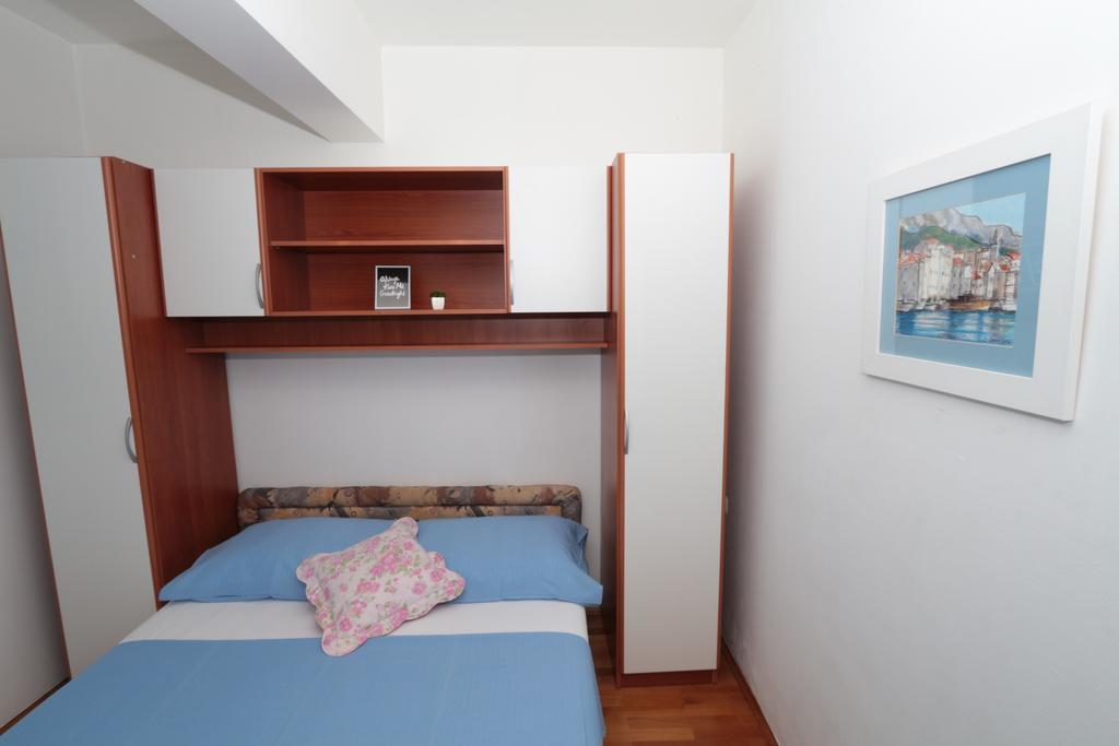 Central Beach Apartment Макарська Номер фото