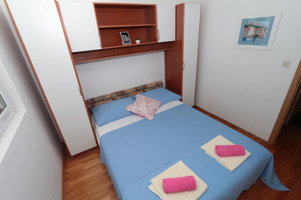 Central Beach Apartment Макарська Номер фото