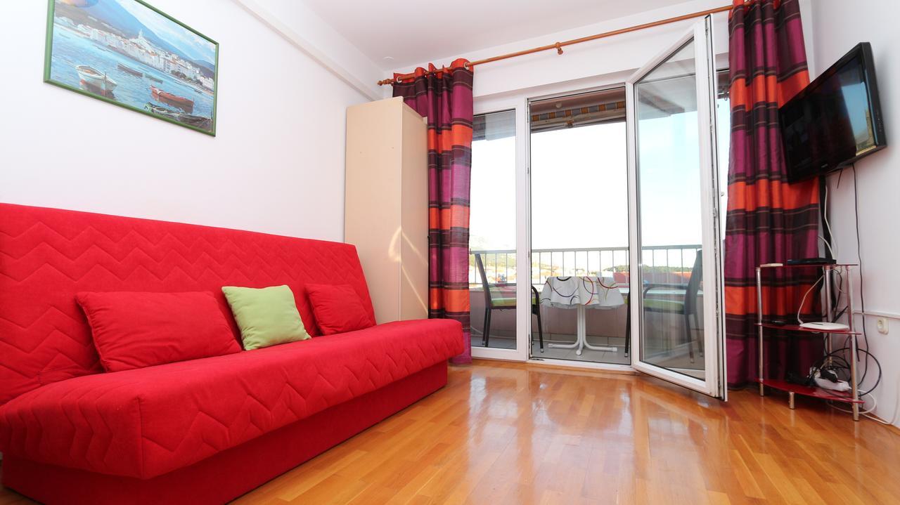 Central Beach Apartment Макарська Екстер'єр фото